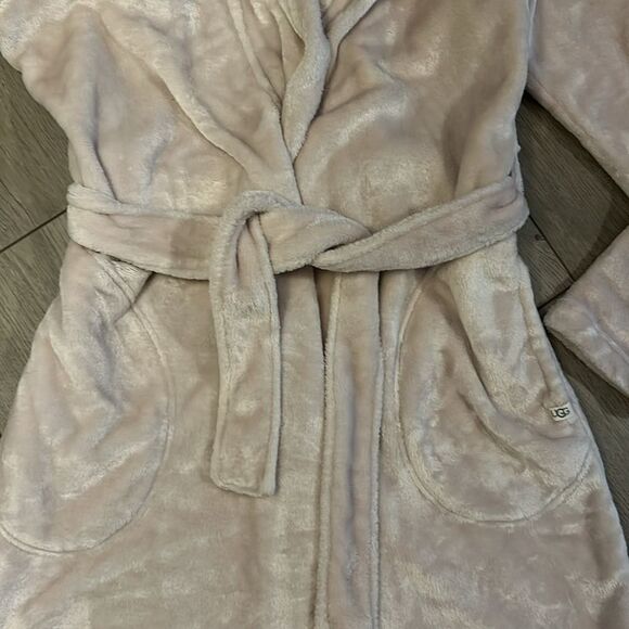 UGG CREAM VELOUR ROBE WITH HOOD SIZE SMALL KNEE LENGTH EEEUC - Picture 4 of 9